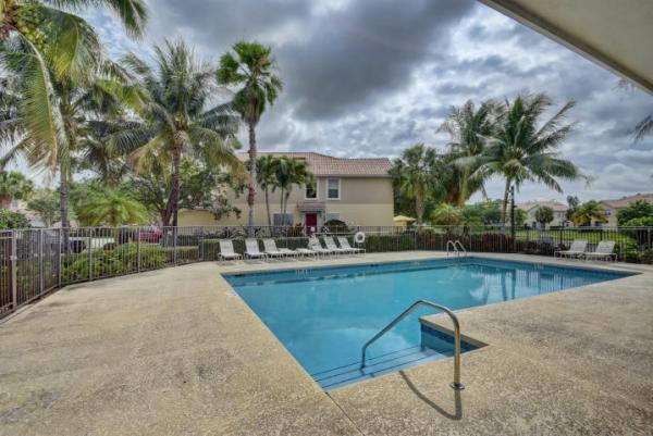 Pinewood Lake, 1073 Pinewood Lake Ct, Greenacres, Florida 33415, image 2