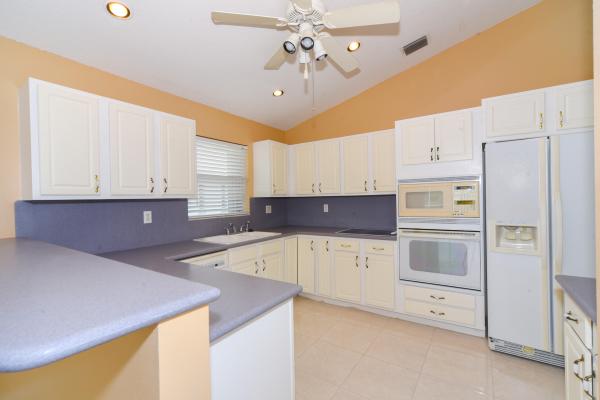 South Cove At River Bridge, 172 Cove Rd, Greenacres, Florida 33413, image 2
