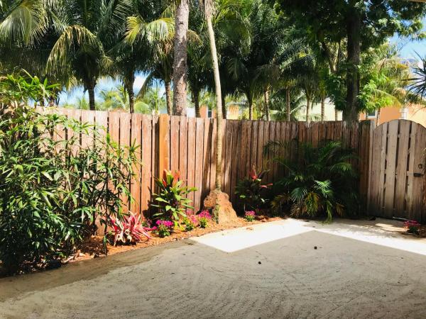 Kirkwood Townhomes, 2848 Kirk Rd, Lake Worth, Florida 33461, image 2
