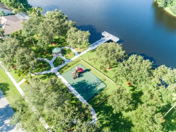 Wiltshire Village Of Greenview Shores 2, 1741 Grantham Dr, Wellington, Florida 33414, image 1