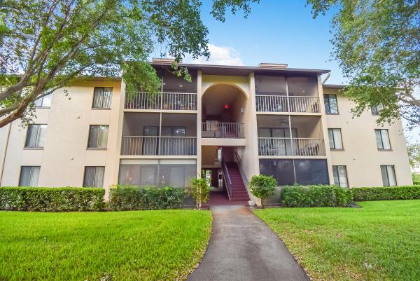 The Charter Club Of Palm Beach, 207 Foxtail Dr #C3, Greenacres, Florida 33415, image 2