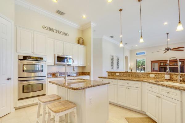 Windsor Bay Estates, 11527 Knightsbridge Pl, Wellington, Florida 33449, image 3