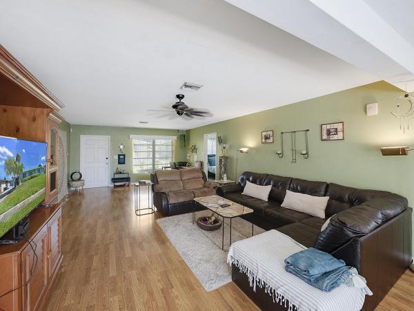 Lake Osborne Estates, 1326 Lake Erie Dr, Lake Worth, Florida 33461, image 2
