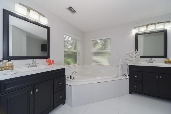 Saddle Brook, 221 Park Rd N, Royal Palm Beach, Florida 33411, image 2