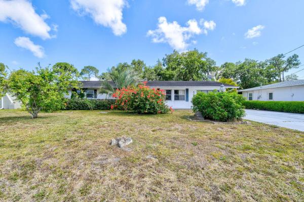 Floresta Pointe, 429 SE Calmoso Dr, Port St. Lucie, Florida 34983, image 2