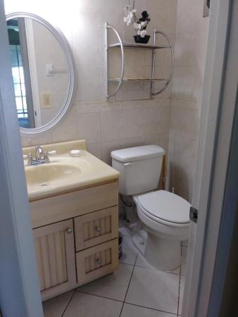 Sterling Village, 320 W Horizons #204, Boynton Beach, Florida 33435, image 1