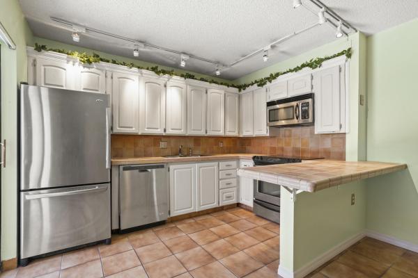 Sandalwood At Meridian Park, 3299 Gardens East Dr #C, Palm Beach Gardens, Florida 33410, image 2