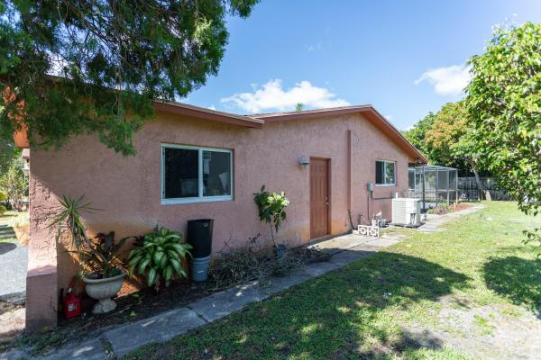 2521 SW 11th St, Boynton Beach, Florida 33426, image 1