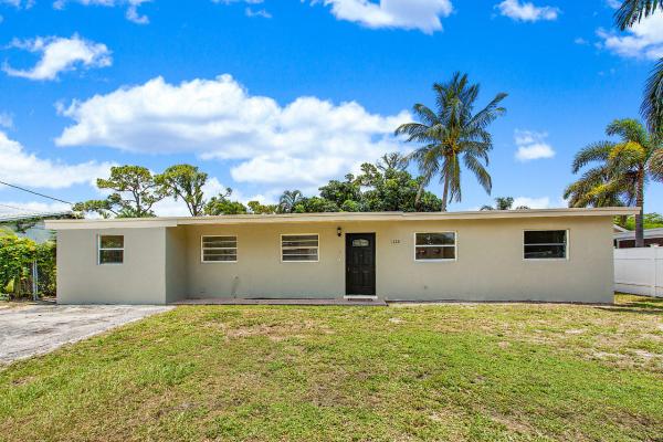 Lake Osborne Estates, 1122 Lake Geneva Dr, Lake Worth, Florida 33461, image 2