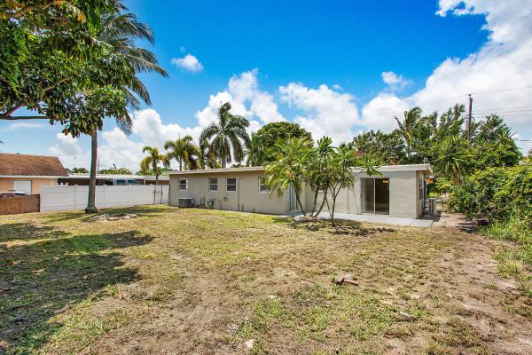 Lake Osborne Estates, 1122 Lake Geneva Dr, Lake Worth, Florida 33461, image 1
