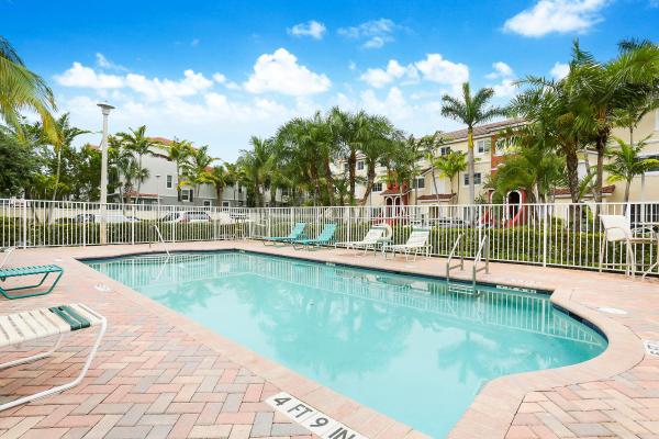 524 Bayfront Dr, Boynton Beach, Florida 33435, image 2