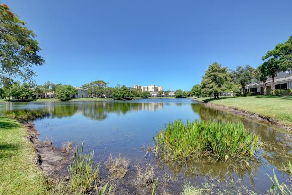 Palmbrooke Townhomes, 4803 Palmbrooke Cir, West Palm Beach, Florida 33417, image 1