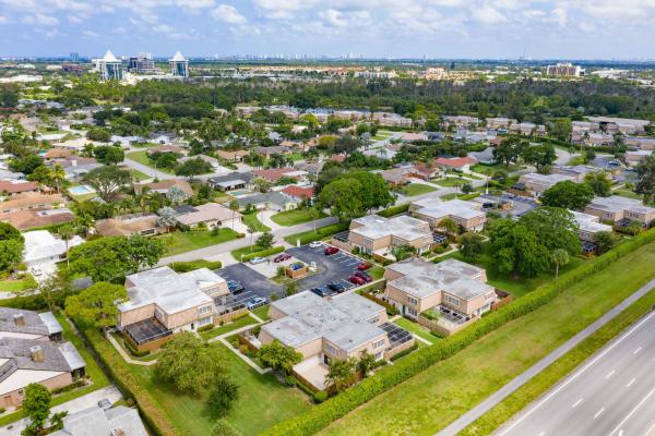 Winchester Courts, 11697 Ficus St #C, Palm Beach Gardens, Florida 33410, image 2