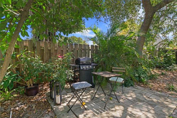 208 S M St, Florida 33460, image 1
