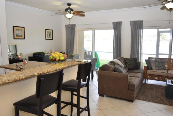 Emerald Lake Townhomes, 4196 Emerald Vis, Lake Worth, Florida 33461, image 3