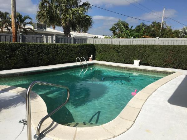 Yacht Harbor Manor, 1089 Powell Dr, Riviera Beach, Florida 33404, image 3
