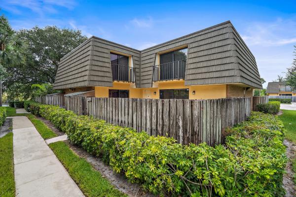 Village Of Sandalwood Lakes, 4216 42nd Way, West Palm Beach, Florida 33407, image 1