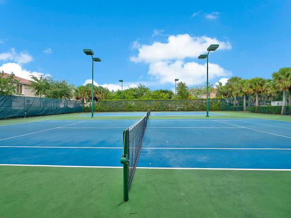 Thousand Oaks, 2150 Oakmont Dr, Riviera Beach, Florida 33404, image 2