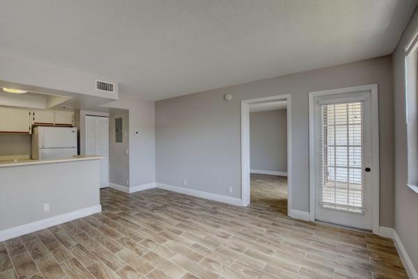 Bella Lago Vista At Clear Lake Club, 738 Executive Center Dr #15, West Palm Beach, Florida 33401, image 3
