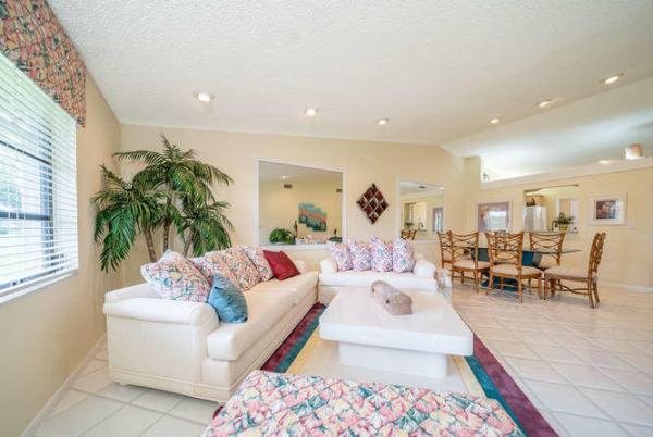 Huntington Pointe, 6212 Kings Gate Cir, Delray Beach, Florida 33484, image 2