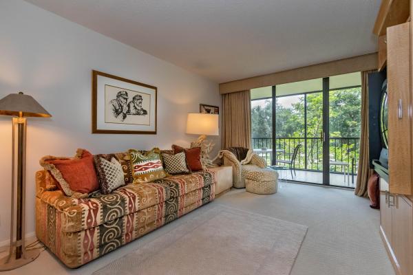 Laurel Oaks At Boca West Country Club, 20080 Boca West Dr #438, Boca Raton, Florida 33434, image 2