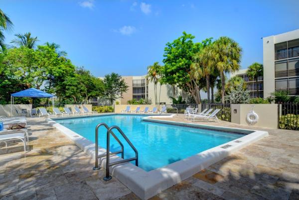 Camino Real Village, 5751 Camino Del Sol #204, Boca Raton, Florida 33433, image 1