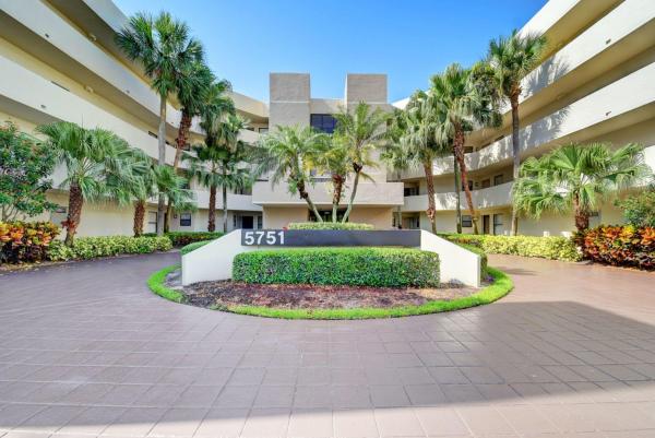 Camino Real Village, 5751 Camino Del Sol #204, Boca Raton, Florida 33433, image 2
