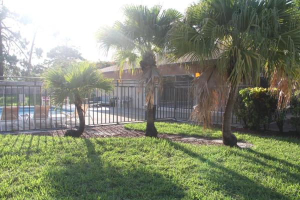Pine Hollow, 4245 S 57th Ave #204W, Greenacres, Florida 33463, image 2