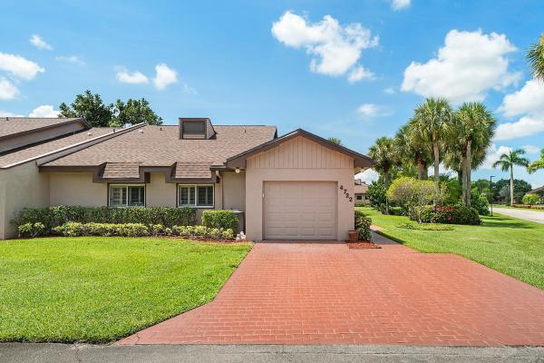 Versailles Court At The Fountains Country Club, 4722 Fountains Dr S, Lake Worth, Florida 33467, image 1
