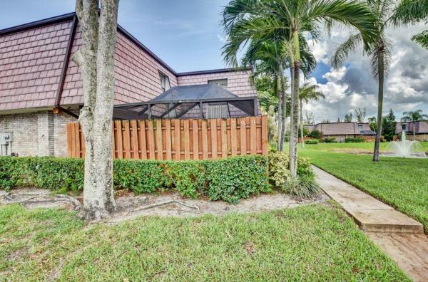 Courtyards, 7599 Courtyard Run W, Boca Raton, Florida 33433, image 1