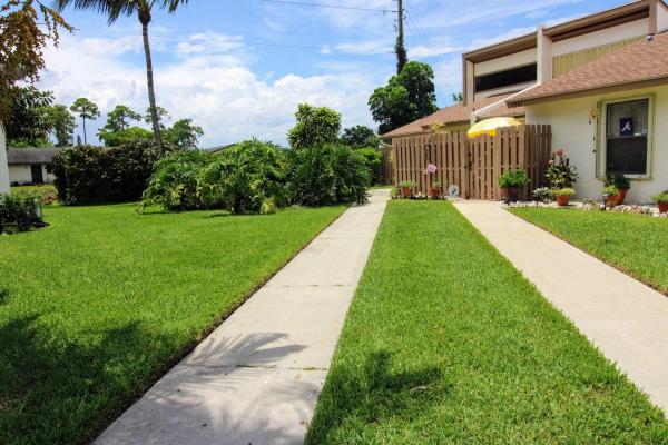 Villa Pointe At Abbey Park, 1963 Monks Ct, West Palm Beach, Florida 33415, image 1