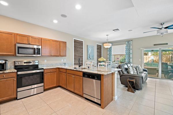 Charleston Commons, 4326 Braxton Ave, West Palm Beach, Florida 33417, image 2