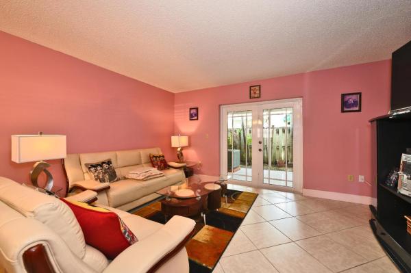 West 74th Street, 2375 W 74th St #104-6, Hialeah, Florida 33016, image 1