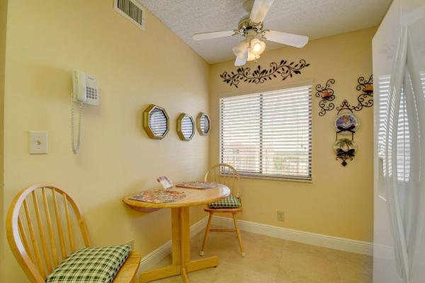 Huntington Lakes 5, 7290 Kinghurst Dr #803, Delray Beach, Florida 33446, image 2