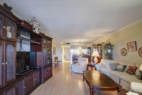 Huntington Lakes 5, 7290 Kinghurst Dr #803, Delray Beach, Florida 33446, image 1