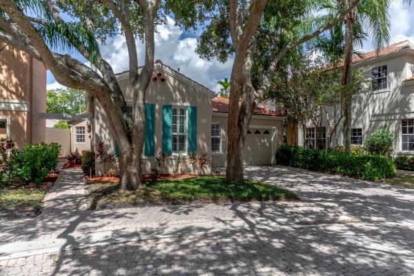 Villa D'Este, 76 Via Verona, Palm Beach Gardens, Florida 33418, image 1