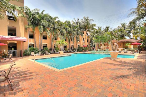 Montecito Palm Beach, 616 Clearwater Park Rd #303, West Palm Beach, Florida 33401, image 2