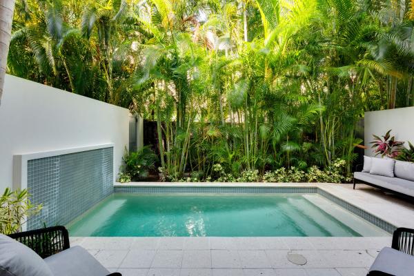 212 Venetian Dr, Delray Beach, Florida 33483, image 1