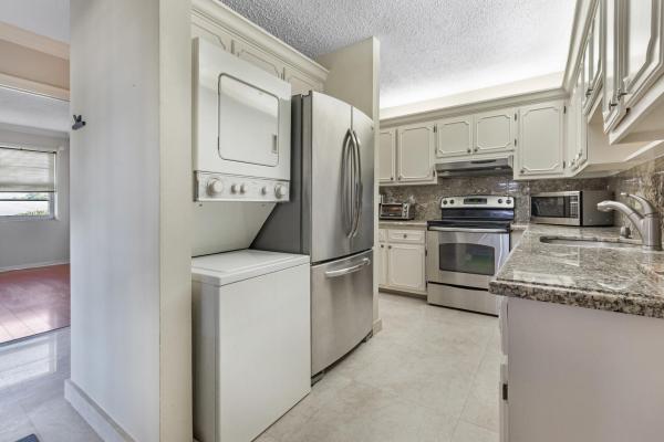 The Pines Of Delray, 2460 Juniper Dr #201, Delray Beach, Florida 33445, image 2