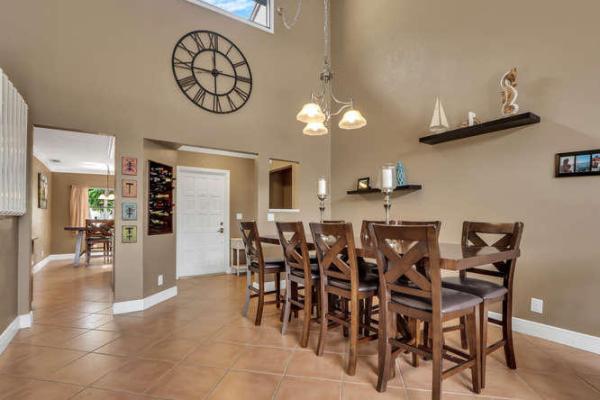 Cinnamon, 5028 Cayenne Ln, Palm Beach Gardens, Florida 33418, image 2