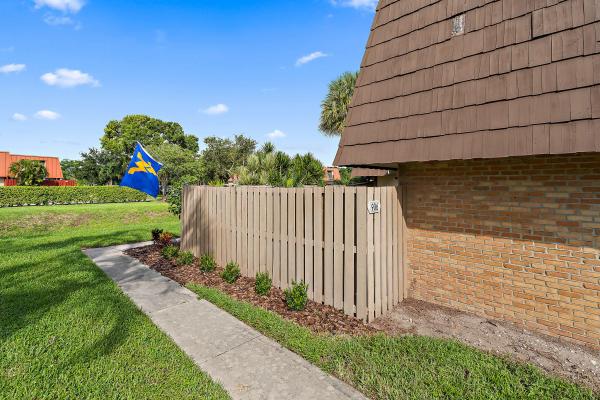 Sandalwood Estates, 906 9th Ct, Palm Beach Gardens, Florida 33410, image 2