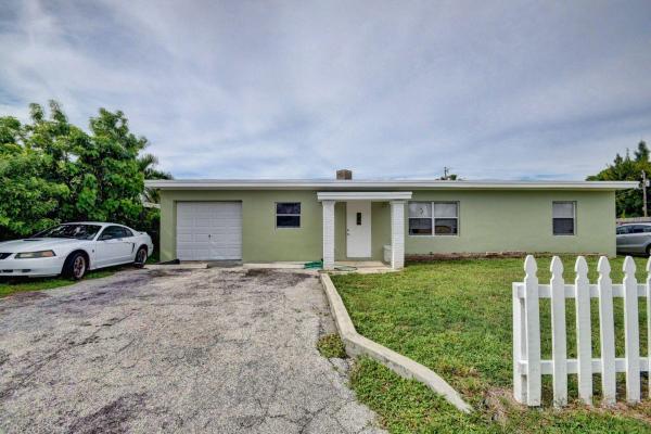 Ridge Grove, 1213 Highview Rd, Lake Worth, Florida 33462, image 1