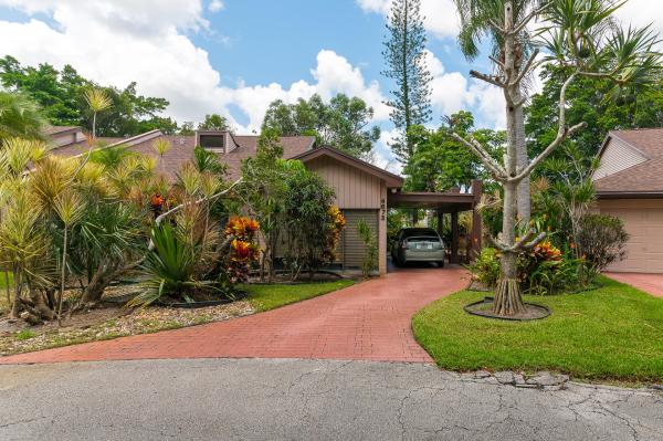 Versailles Court At The Fountains Country Club, 4673 Fountains Dr S, Lake Worth, Florida 33467, image 1