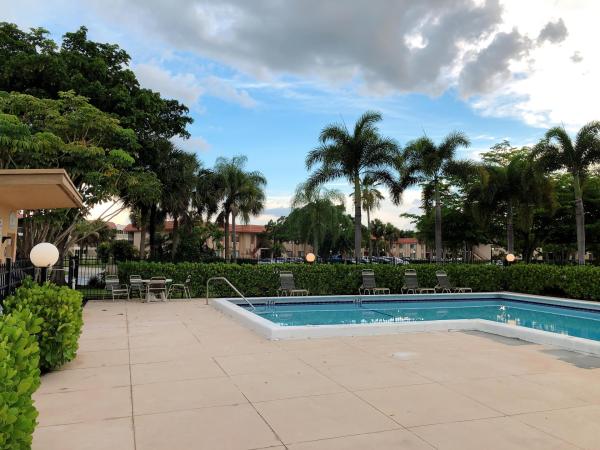 Racquet Club At Bonaventure, 153 Lakeview Dr #203, Weston, Florida 33326, image 1