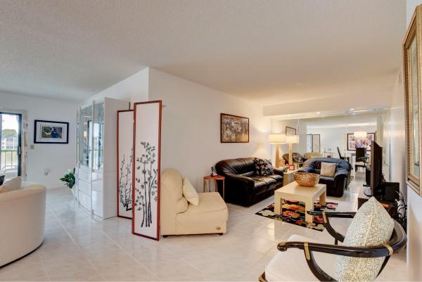 Huntington Pointe, 6149 Pointe Regal Cir #204, Delray Beach, Florida 33484, image 2