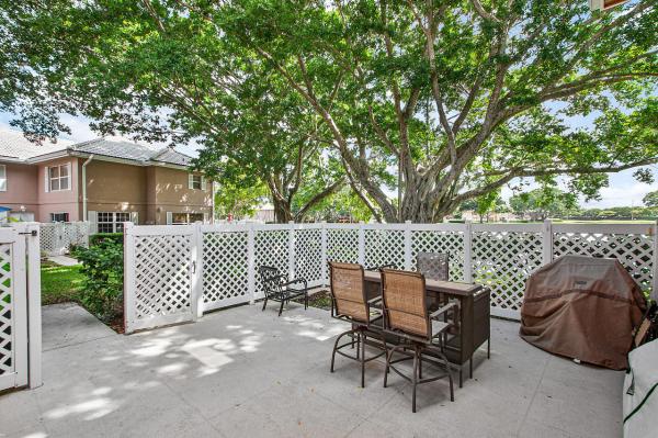 Stamford At The Villages Of Palm Beach Lakes, 1817 Middleton Way, West Palm Beach, Florida 33409, image 2