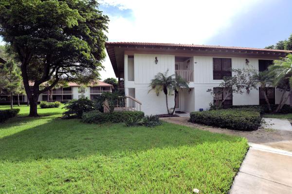Golf Villas, 167 Brackenwood Rd, Palm Beach Gardens, Florida 33418, image 2