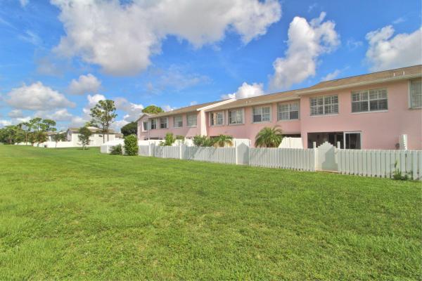 The Charter Club Of Palm Beach, 218 Foxtail Dr #D, Greenacres, Florida 33415, image 2