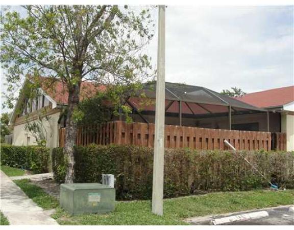 Westchester Townhouses, 4367 Woodstock Dr #C, West Palm Beach, Florida 33409, image 1