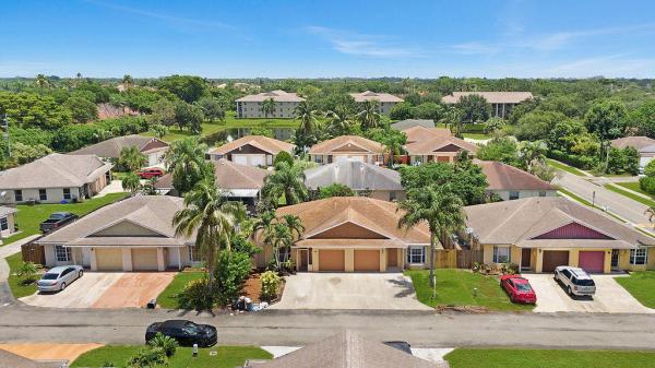The Courts At Boynton Place, 10426 Boynton Place Cir, Boynton Beach, Florida 33437, image 2